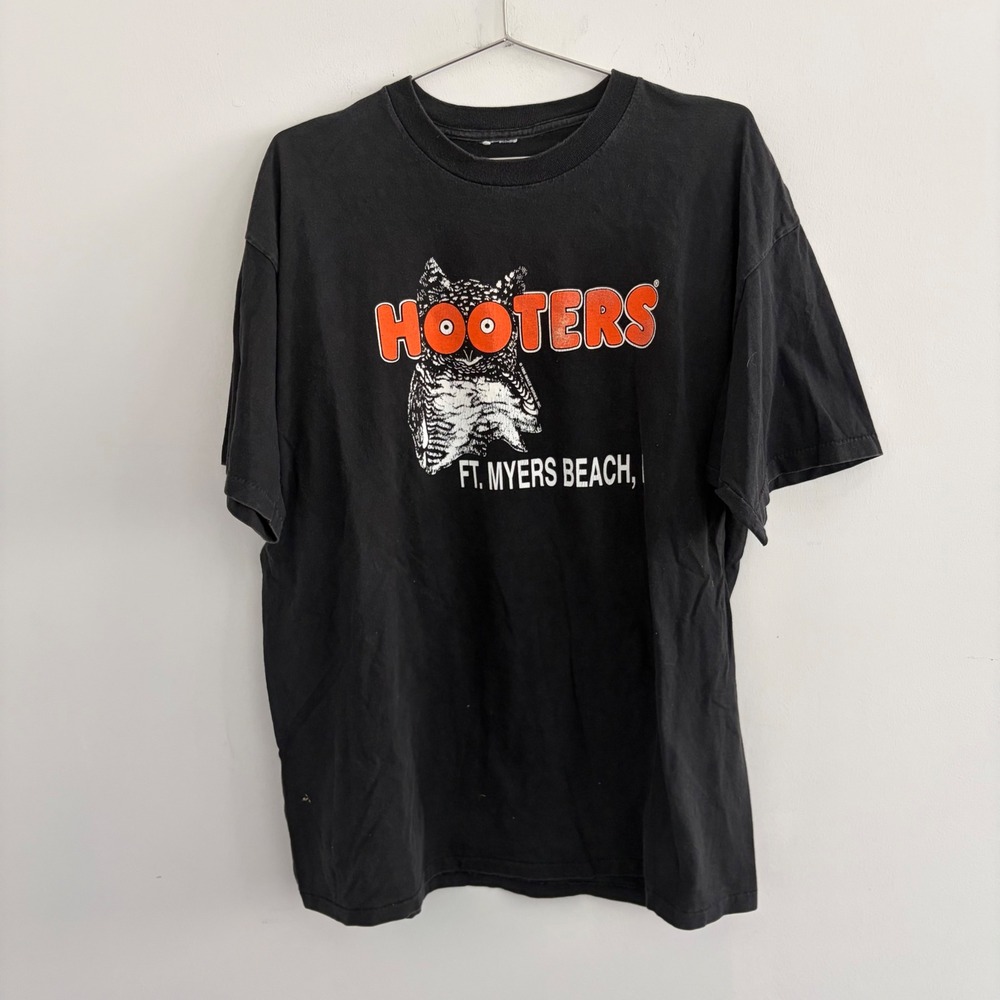 Hooters Ft Myers Beach Florida Graphic T-Shirt Black Mens XL